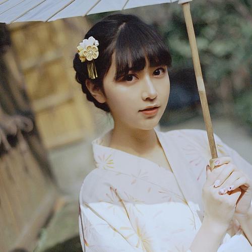 Bitch Fuong - Bua Yeu - DJTVD Remix (Đức Domino)【越南鼓】