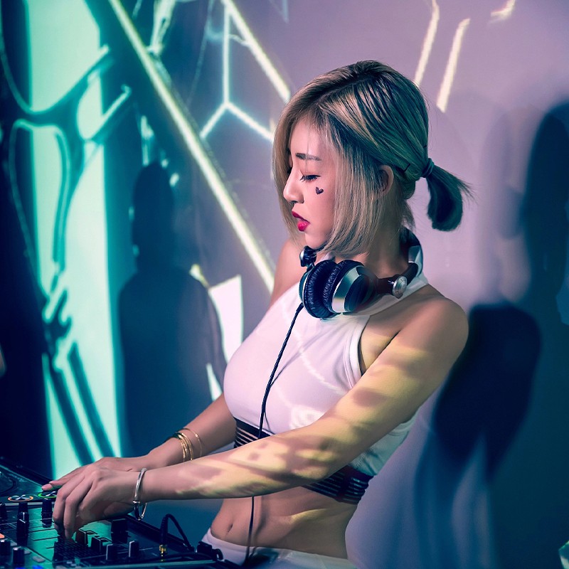 赵传 - 爱要怎么说出口 阿索阿索 路易十三(DjBIN Electro Mix国语男)426编曲团队